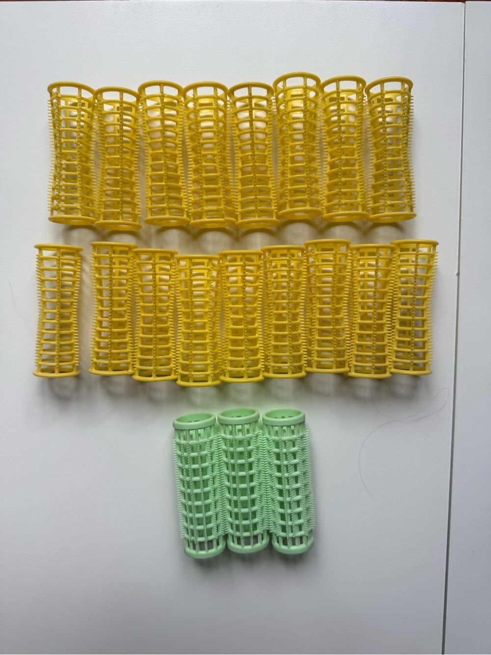 WIL-HOLD Plastic Mesh Hair Rollers Lot of 20